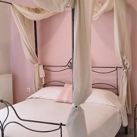 Aristotelis Apartment *