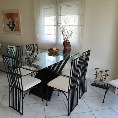 Aristotelis Apartment *