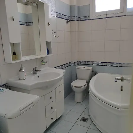 Aristotelis Apartment *